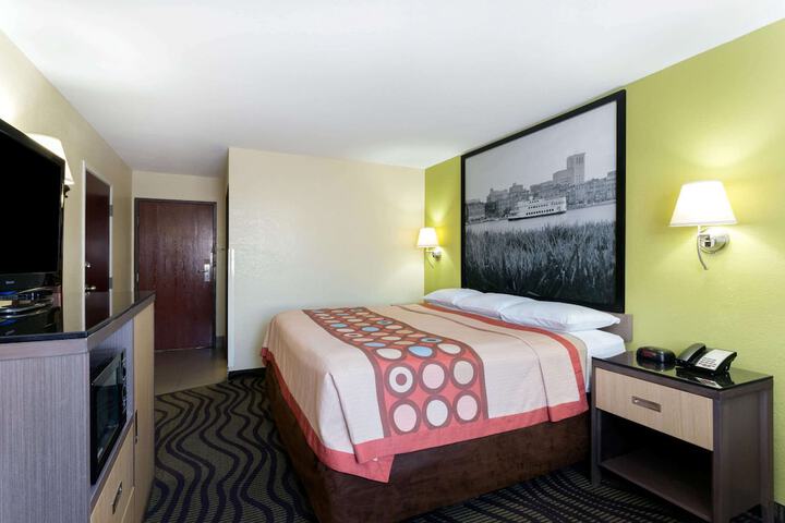 Room 11 of 20