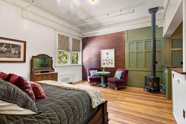 Room 12 of 68