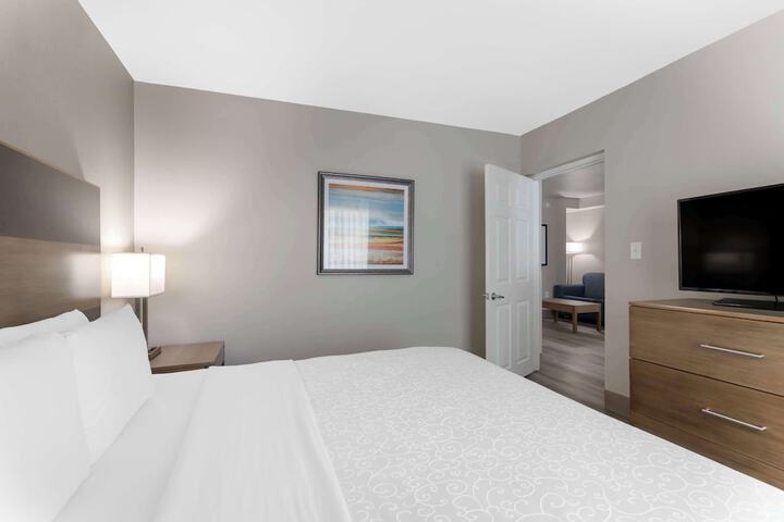 Room 16 of 36