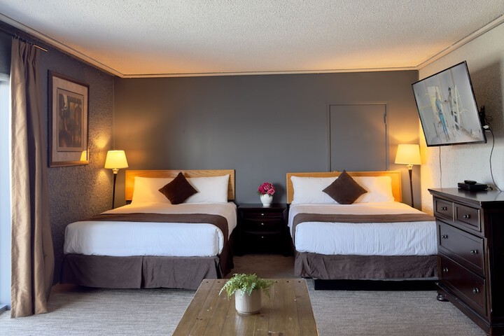 Divya Sutra Plaza and Conference Centre Vernon, BC