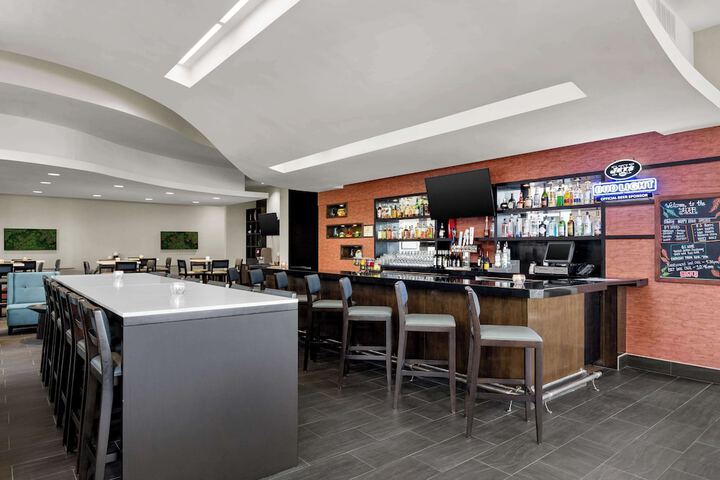 Embassy Suites Newark Airport