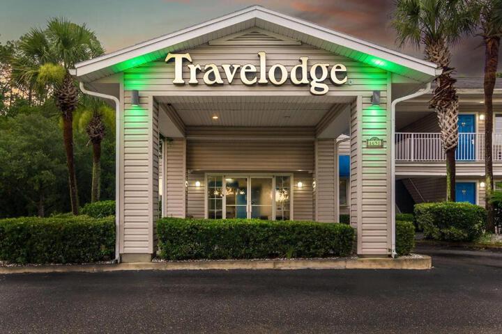 Travelodge Suites by Wyndham MacClenny