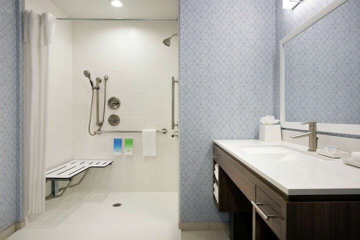 Room 34 of 53