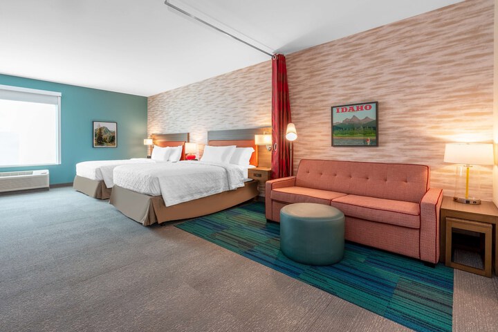 Room 16 of 38