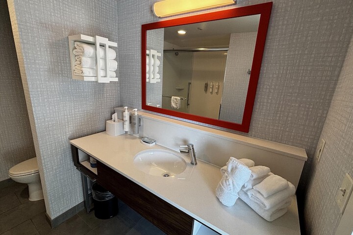 Hampton Inn & Suites Erie Bayfront