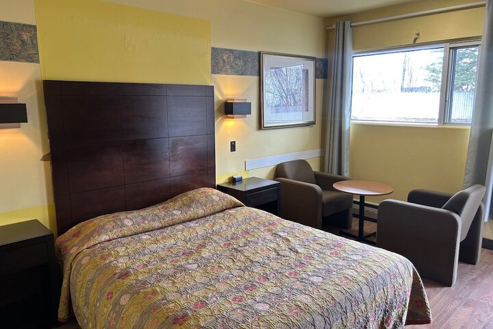 Motel R-100