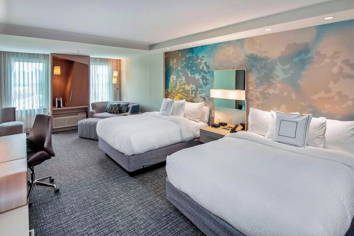 Courtyard by Marriott Raleigh Cary / Parkside Town Commons