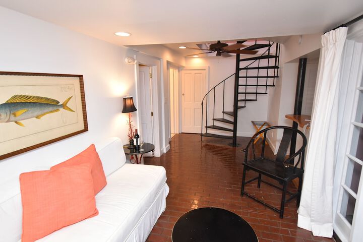Room 225 of 259