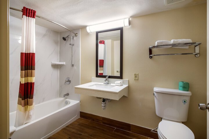 Room 13 of 30