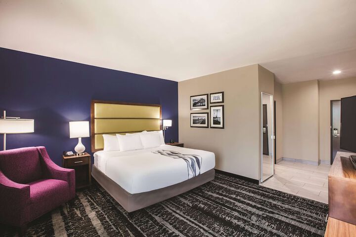 La Quinta Inn & Suites by Wyndham Baton Rouge - Port Allen