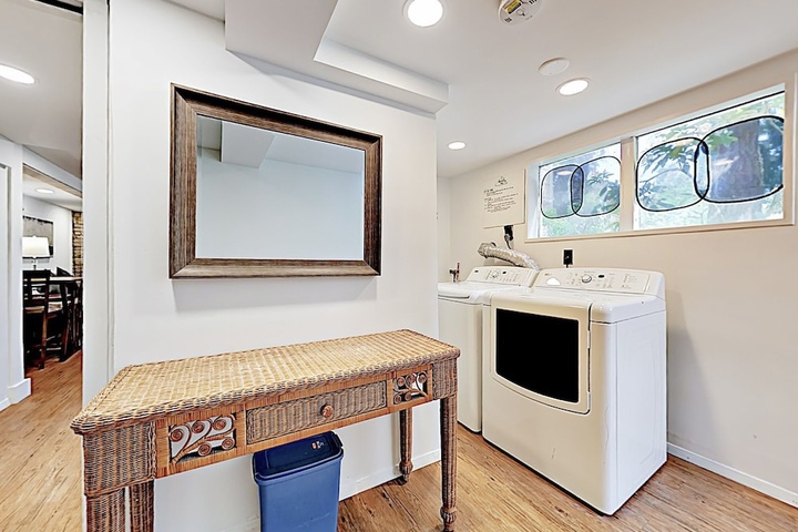 Shoreline Apartment on the Bus Line by RedAwning