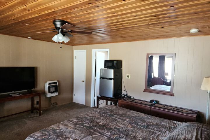 Eagle Nest Fly Shack and Lodge