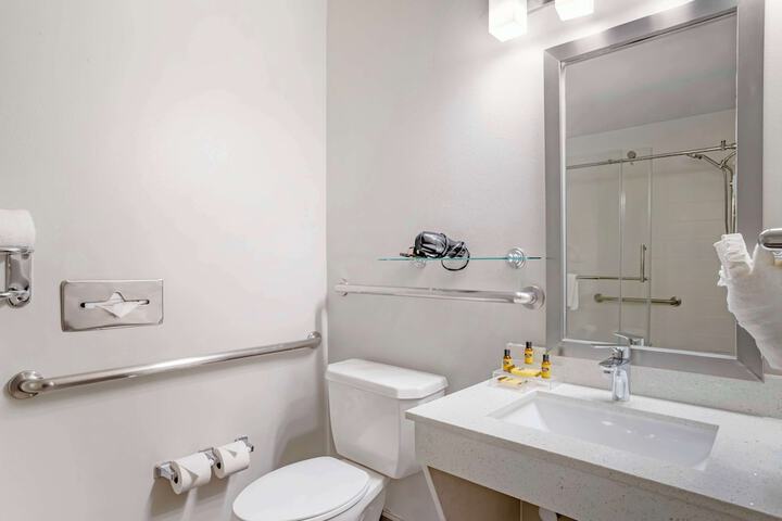 Room 20 of 32