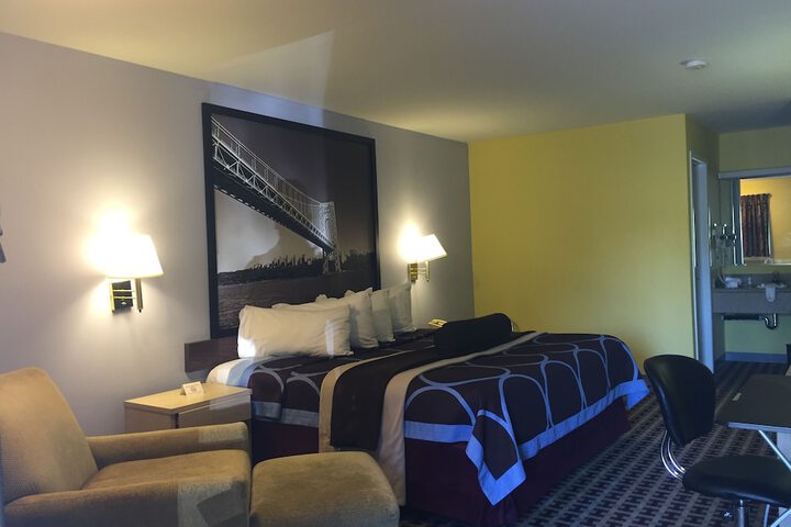 Room 19 of 33