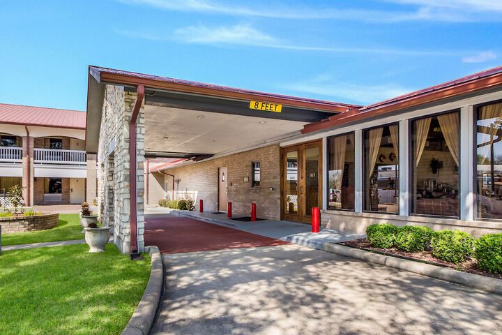 Hotel 5 of 33