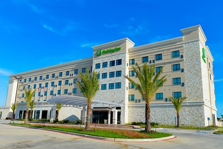 Holiday Inn Houston NE - Bush Airport Area by IHG