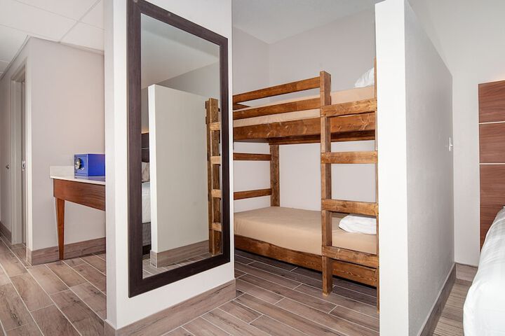 Holiday Inn Express & Suites Panama City Beach - Beachfront by IHG