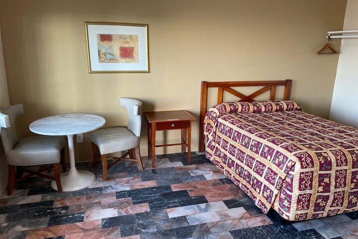 Room 14 of 24