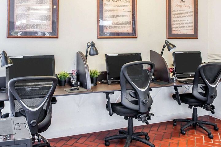 Business Center 36 of 37