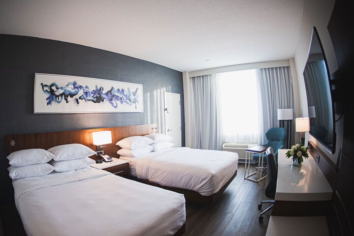 Delta Hotels by Marriott Cincinnati Sharonville