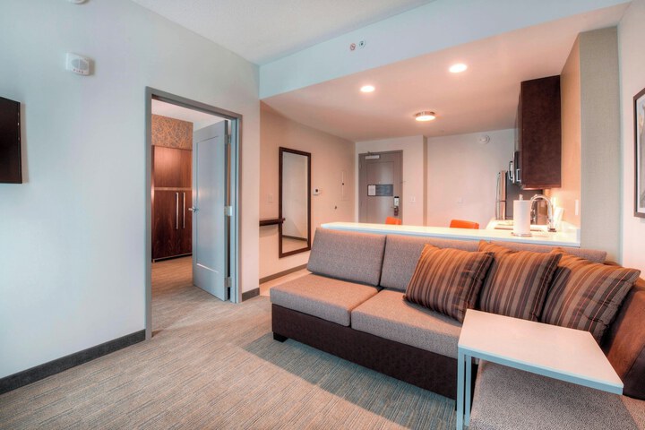 Room 51 of 87