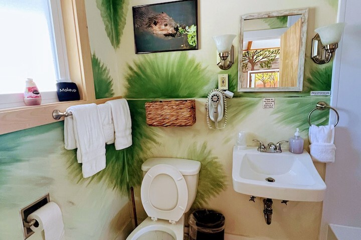 Room 142 of 177