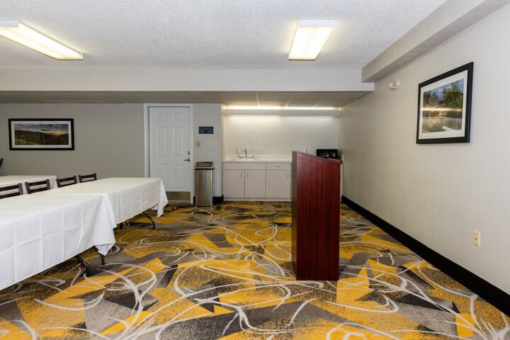 Twin Mountain Inn & Suites