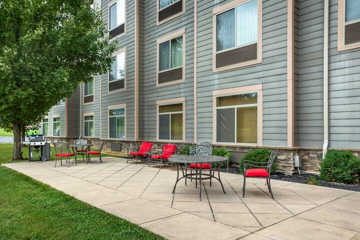 Best Western Plus University Park Inn & Suites