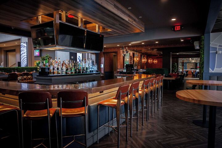 Lounge 57 of 69