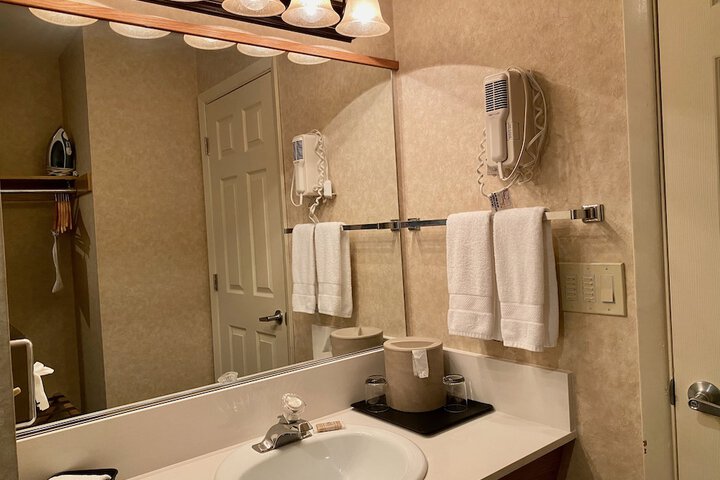 Cousins Country Inn