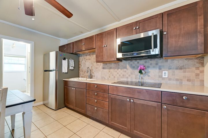 Riverfront Edenton Condo w / Porch & Boat Ramp!