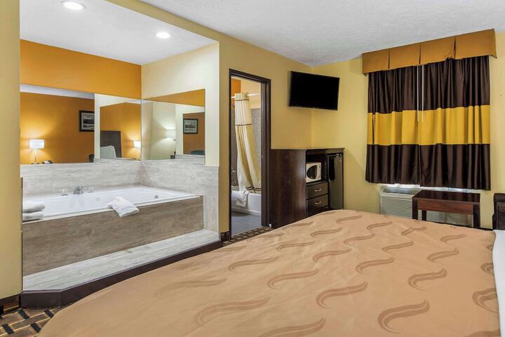 Room 13 of 47