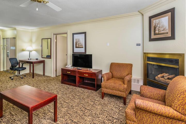 Quality Inn & Suites