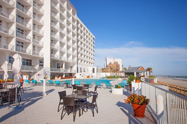 Holiday Inn Express & Suites Panama City Beach - Beachfront by IHG