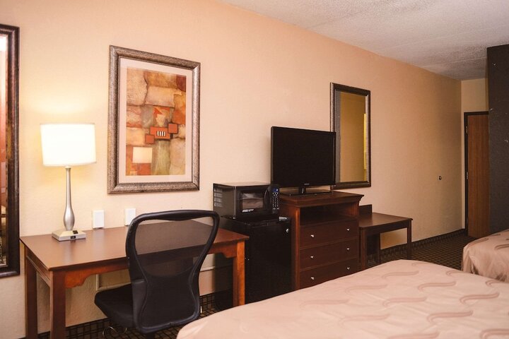 Room 30 of 47