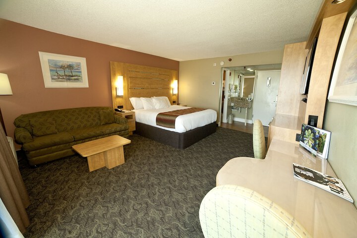 DeSoto Beach Hotel