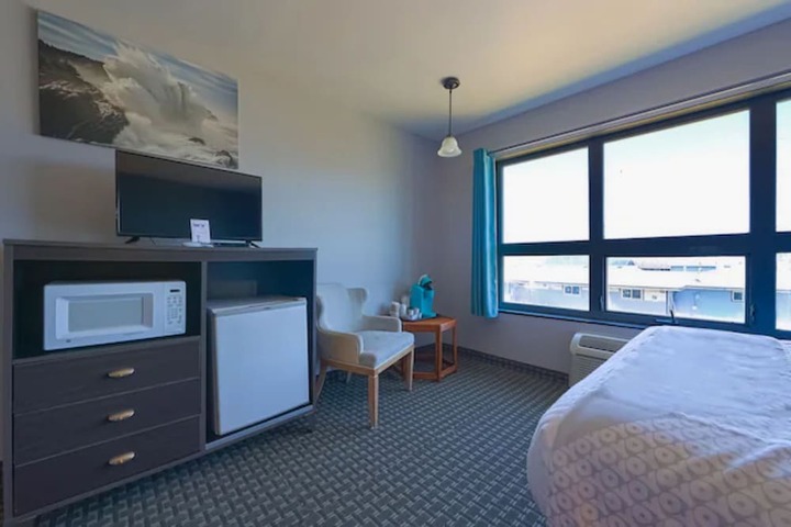 Waves Hotel NYE Beach - Newport OR