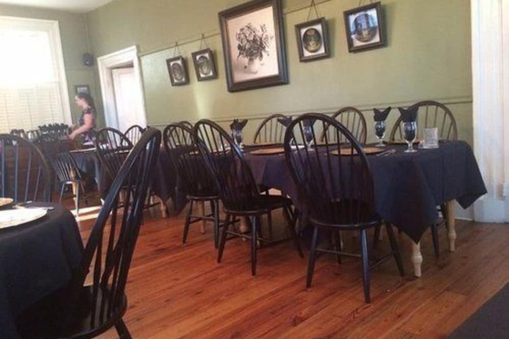 Dining 38 of 57
