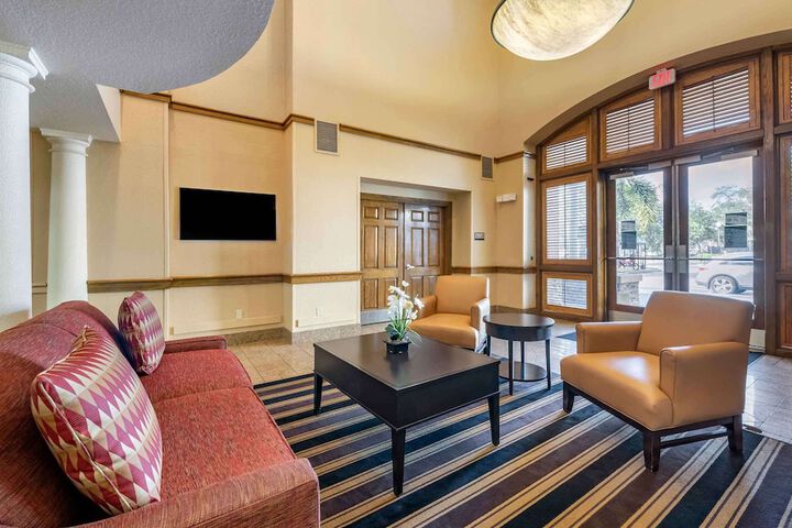 Hotel Interior 6 of 27