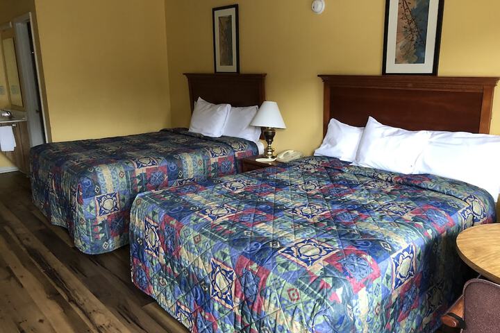 Room 6 of 17