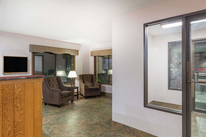 Hotel Interior 7 of 29