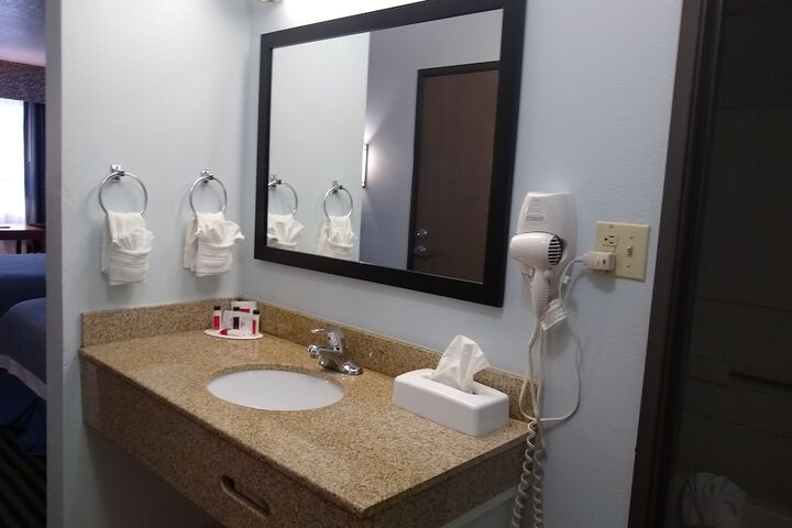 Room 15 of 27