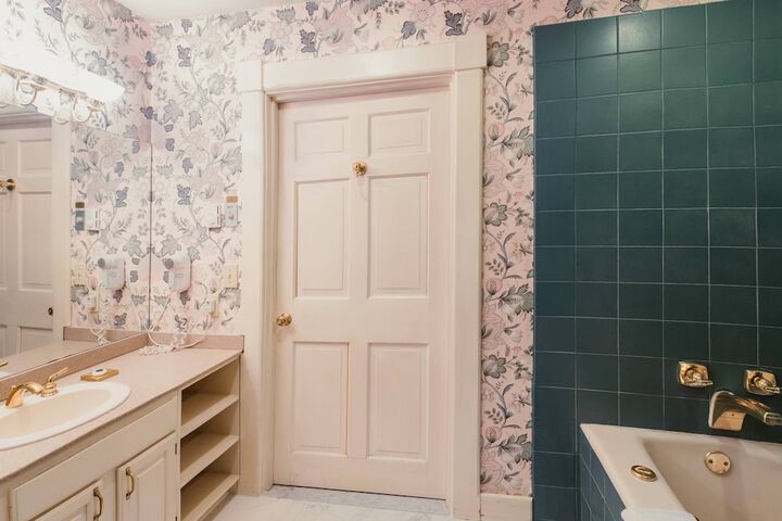 Room 18 of 87
