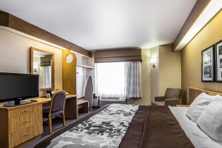 Room 7 of 26