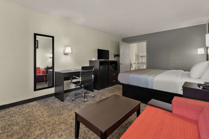 Room 34 of 46