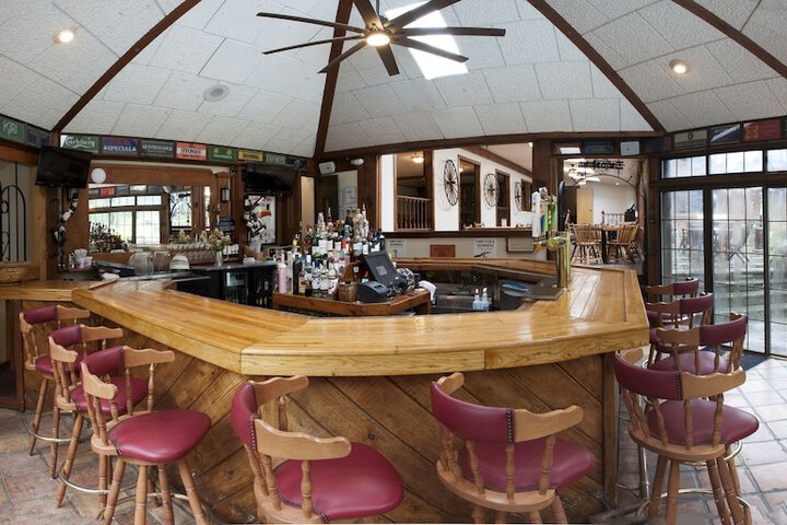Summit Lodge