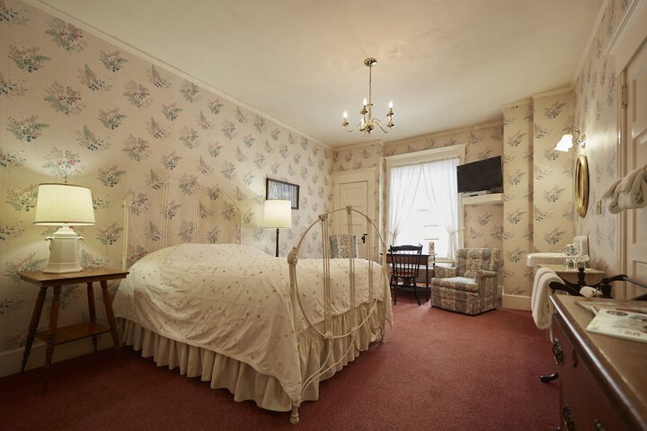 Room 106 of 126