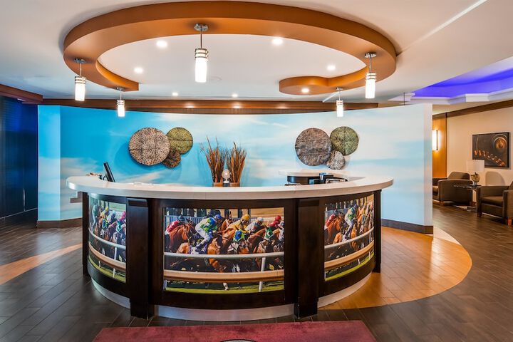Best Western Premier Toronto Airport Carlingview Hotel