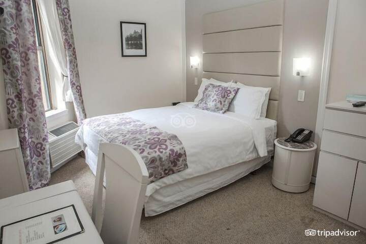 Room 5 of 22