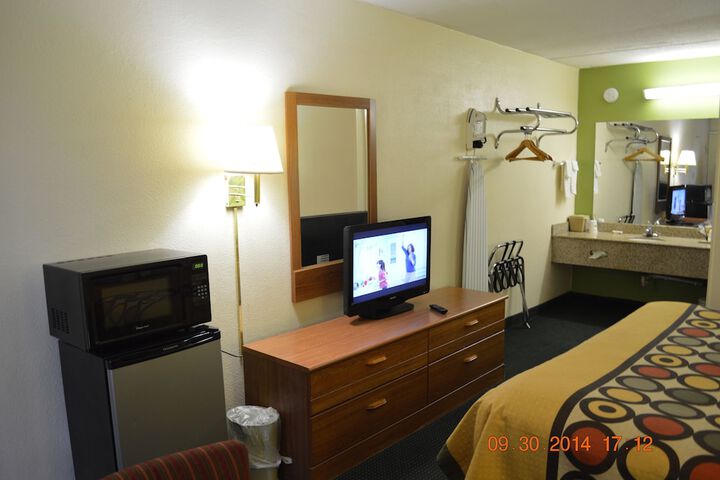 Room 25 of 53